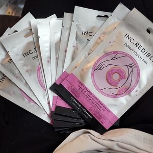 INC.redible Donut Touch This Face Masks